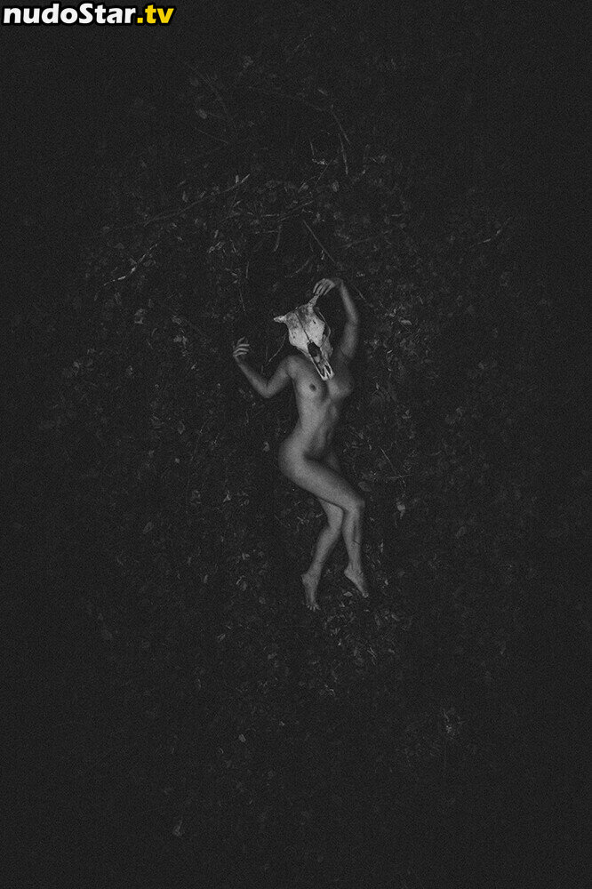 thinloth Nahá OnlyFans Uniknutá Fotka #2