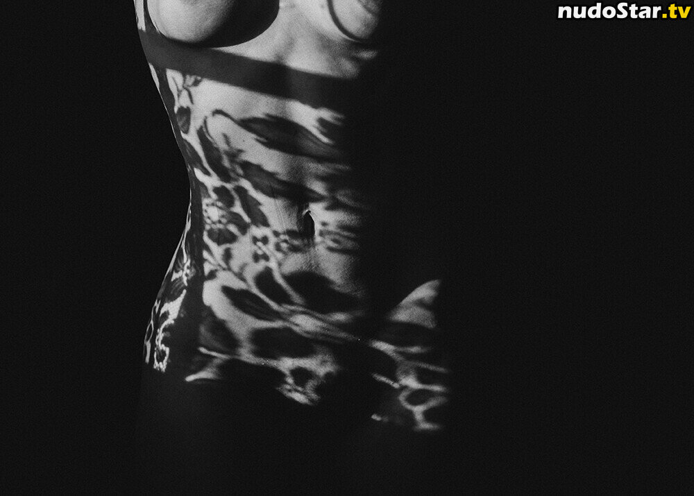 thinloth Nahá OnlyFans Uniknutá Fotka #19