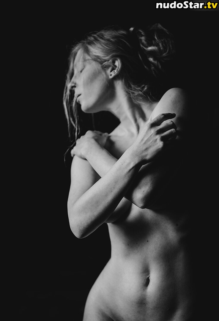 thinloth Nahá OnlyFans Uniknutá Fotka #49